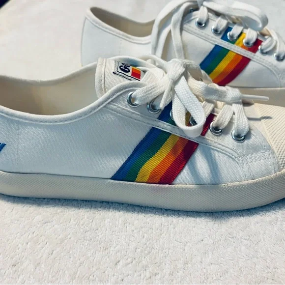 Brand New Women’s Rainbow Sneakers By GOLA - Size 6 - box 79 - Picture 3 of 6